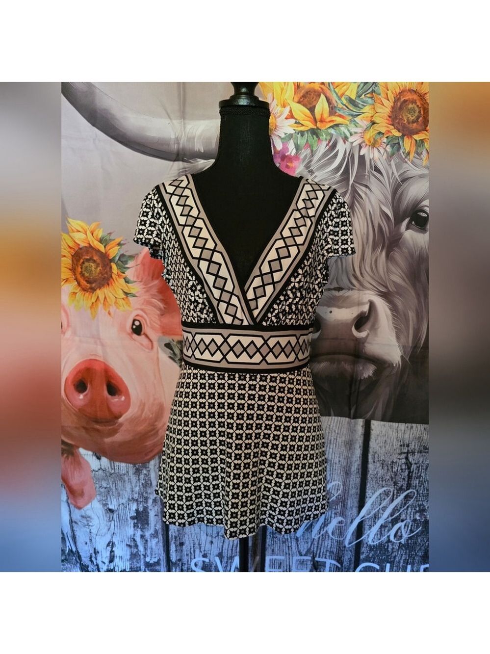 Vintage Dress Barn Black White Geometric Y2K Top